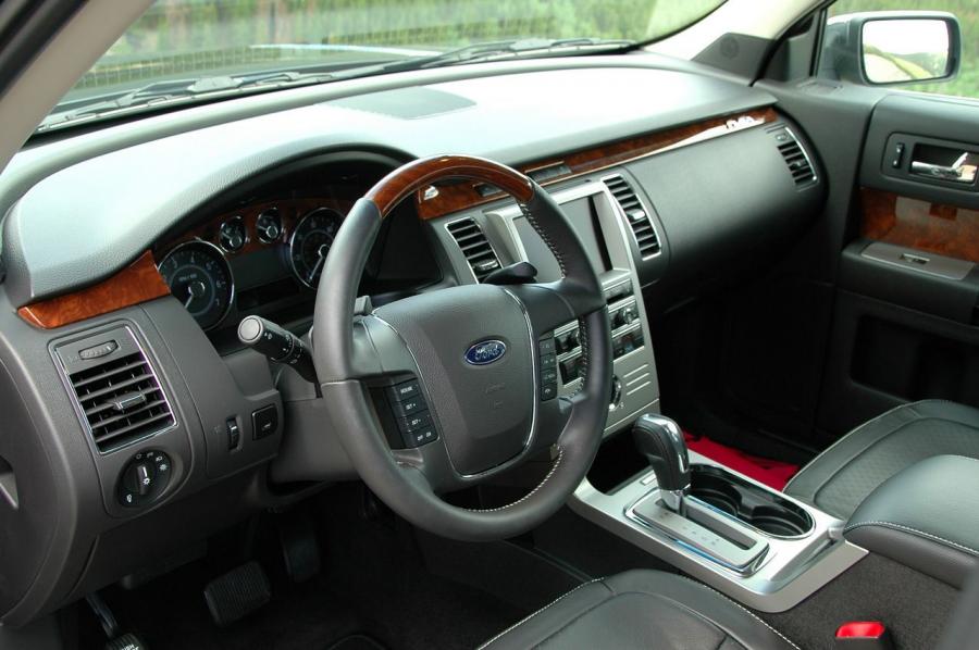  Ford Flex EcoBoost 2010 года  (фото 26 из 47)